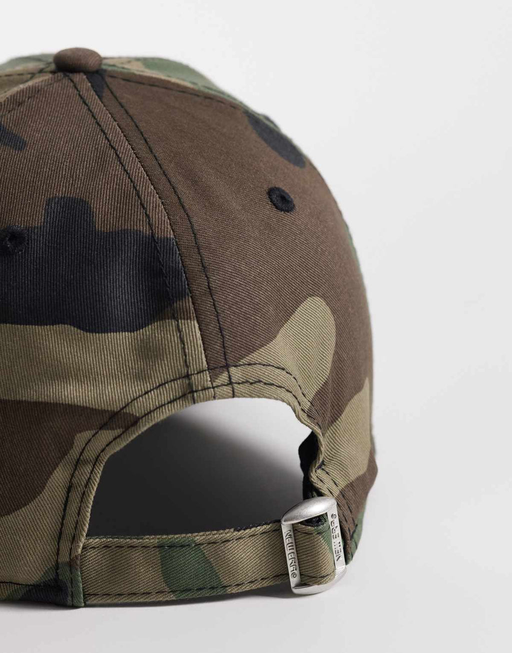 New Era 9FORTY essential cap in camo, back view
