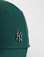 New Era NY Yankees 9FORTY flawless cap in dark green, side view