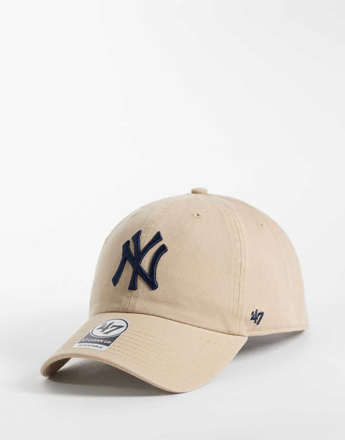 47 Brand NY Yankees contrast logo Clean Up cap in beige/navy, front view