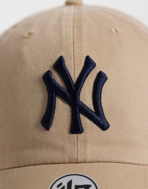 47 Brand NY Yankees contrast logo Clean Up cap in beige/navy, side view
