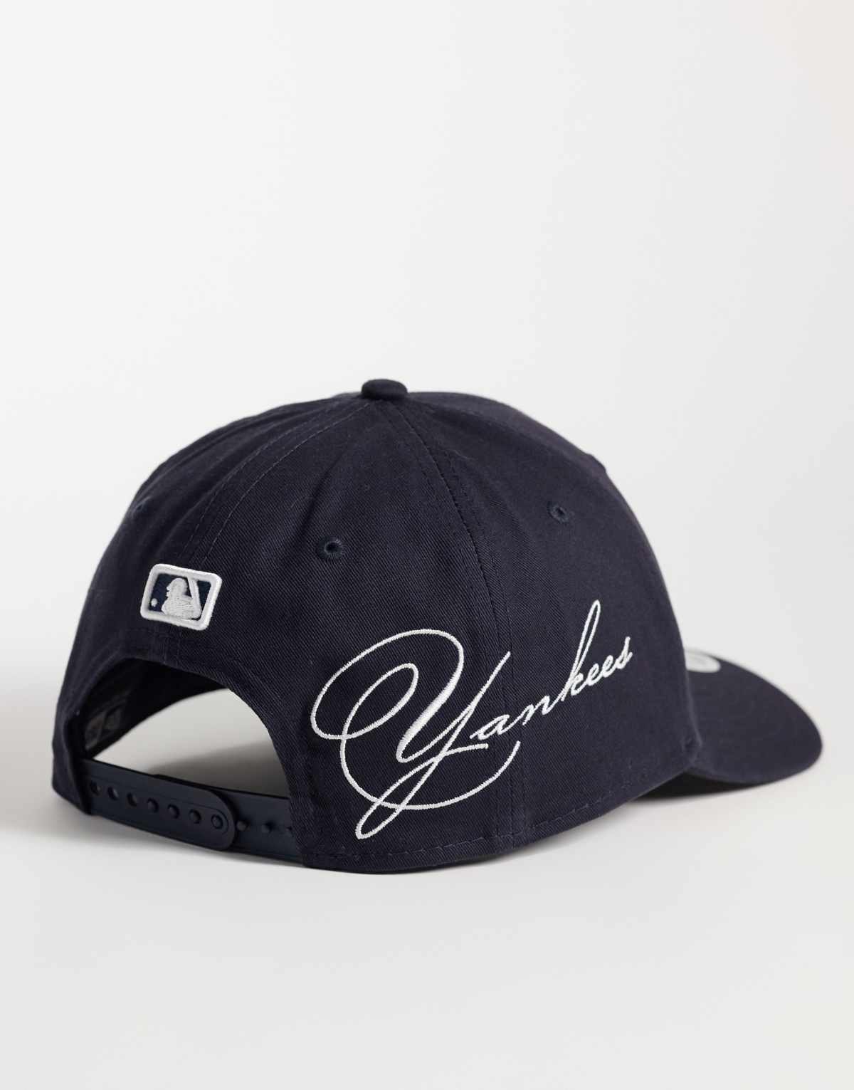 New Era NY Yankees 9forty cap in navy, alternate view