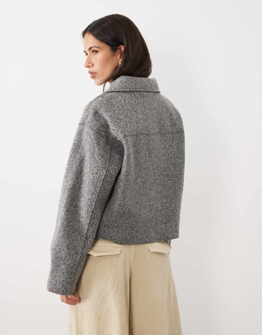 JJ Rebel short collared jacket in light grey, detail of collar and chest pocket