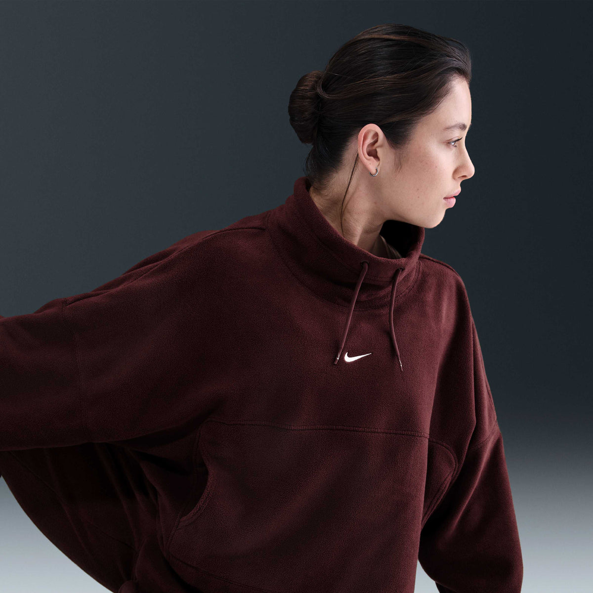 Nike One Women's Therma-FIT Top in burgundy crush, alternate view