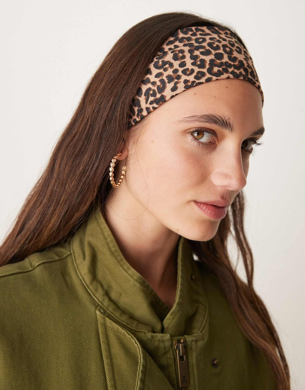 Wide jersey headband in leopard print, fabric detail