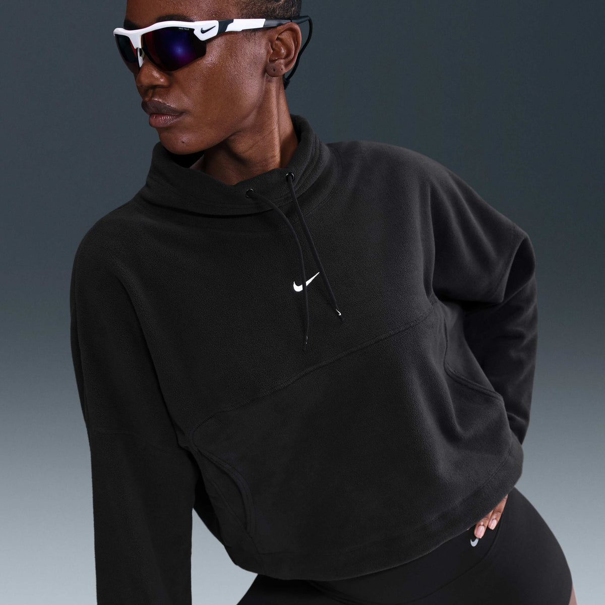 Nike One Women's Therma-FIT Top in black, alternate view