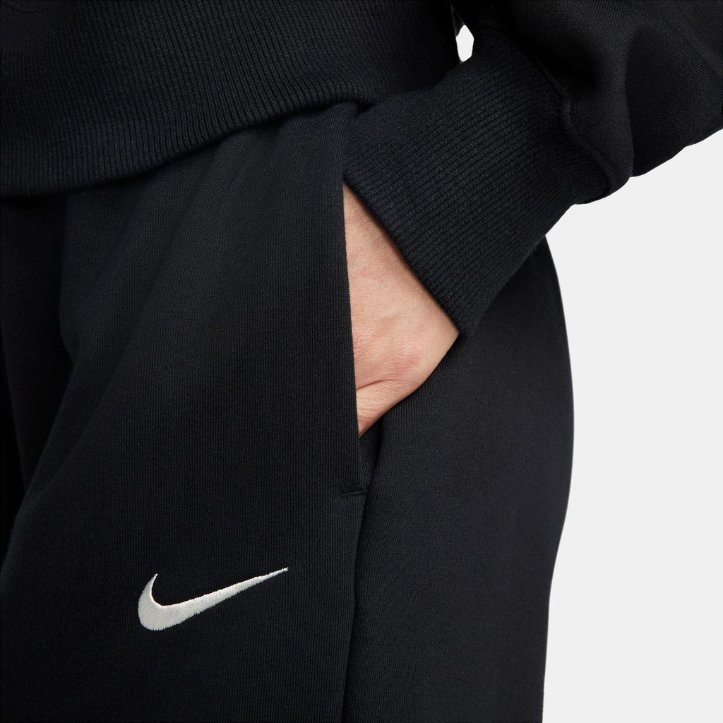 Nike Phoenix Fleece women's 1/2-zip cropped sweatshirt in black, detail view
